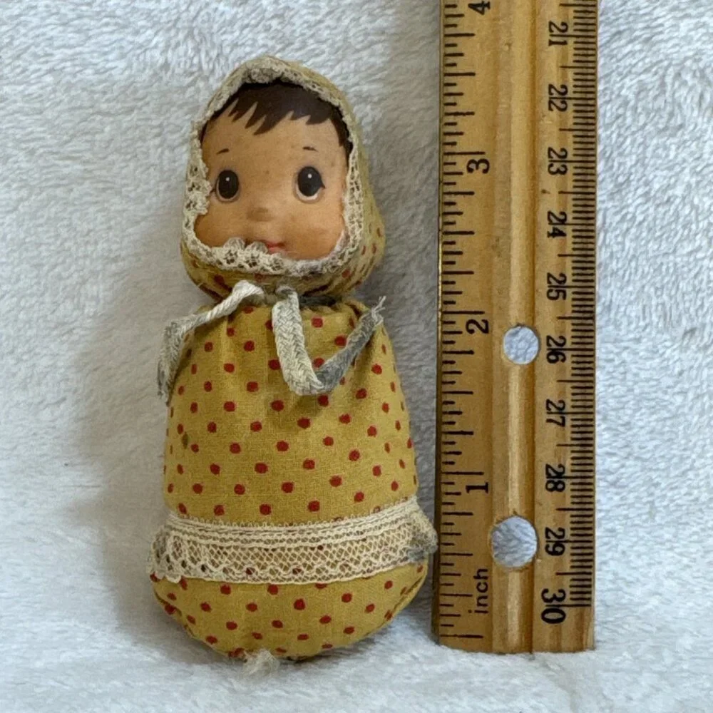 VTG Mattel Mama & Baby Beans Replacement Brown Hair Baby Doll W/Gold Outfit 1975